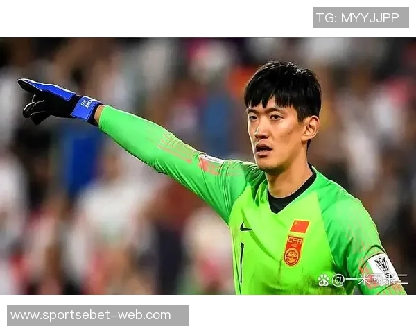 颜骏凌迎来职业生涯新里程碑上海海港门将出战500场赛事纪念夜 颜骏凌迎来职业生涯新里程碑上海海港门将出战500场赛事纪念夜