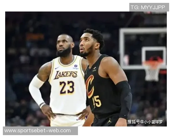 米切尔赞鲍尔赛场思维与詹姆斯相似强调球队所需的关键特质 米切尔赞鲍尔赛场思维与詹姆斯相似强调球队所需的关键特质